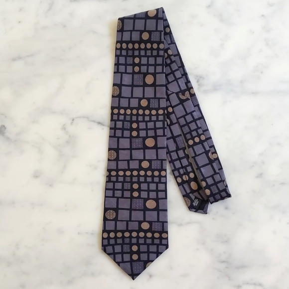 NWOT. Kenneth Cole Reaction 100% Silk Tie with Multicolor Design Pattern. - Picture 2 of 5